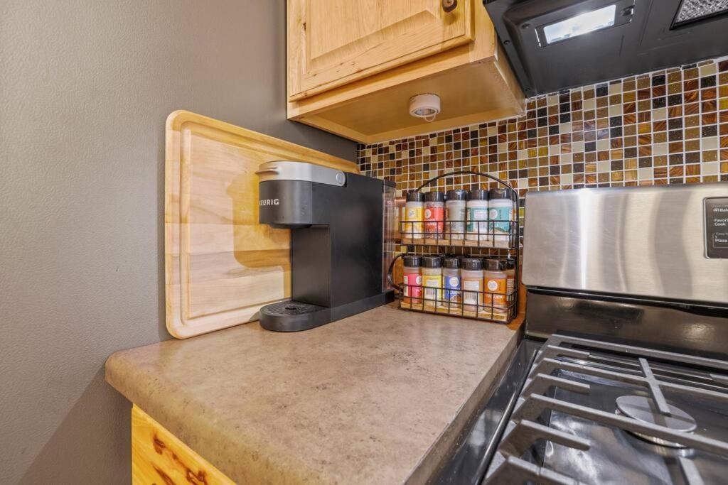 Charming Victorian Home - 2 Minutes To Downtown Lancaster Extérieur photo