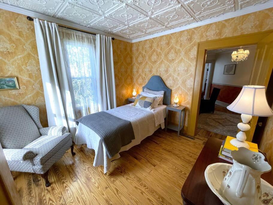 Charming Victorian Home - 2 Minutes To Downtown Lancaster Extérieur photo