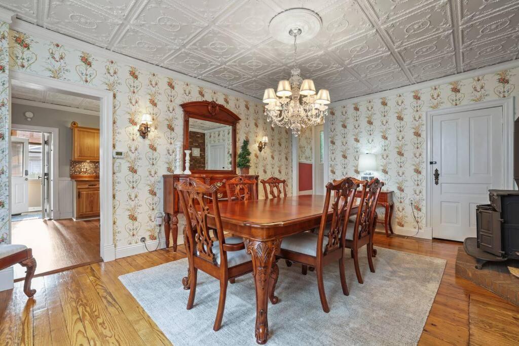 Charming Victorian Home - 2 Minutes To Downtown Lancaster Extérieur photo